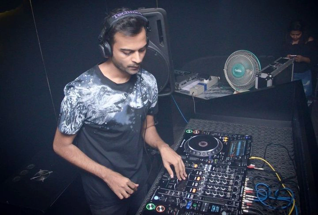 sLick! Sundays at antiSOCIAL with Sequ3l (6 Hour Set)