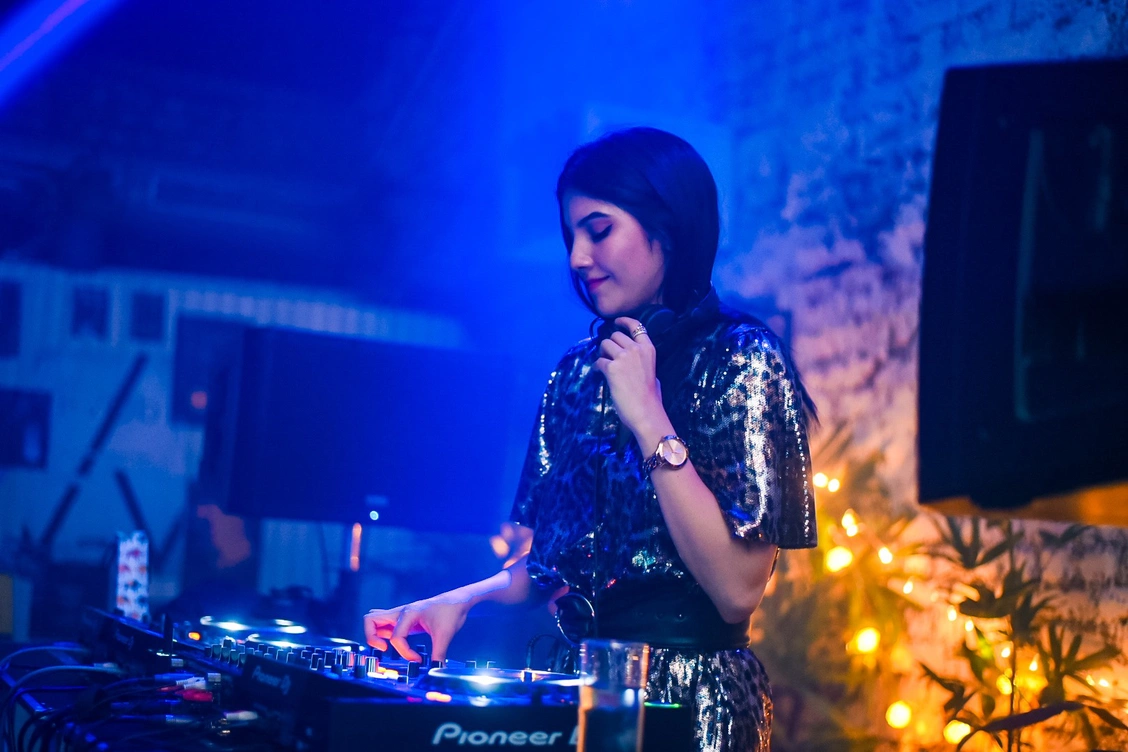 Social presents Ana Lilia & Alina | 20th Feb | #ChurchStreetSocial
